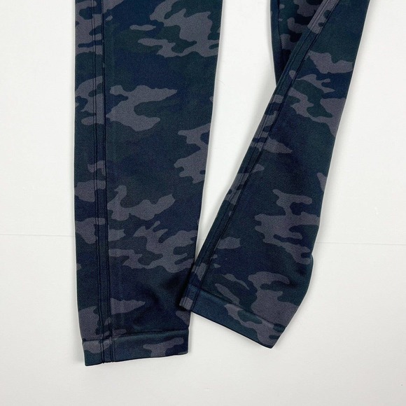 Spanx Seamless High Waisted Black Camo Leggings Size XL - Picture 6 of 12